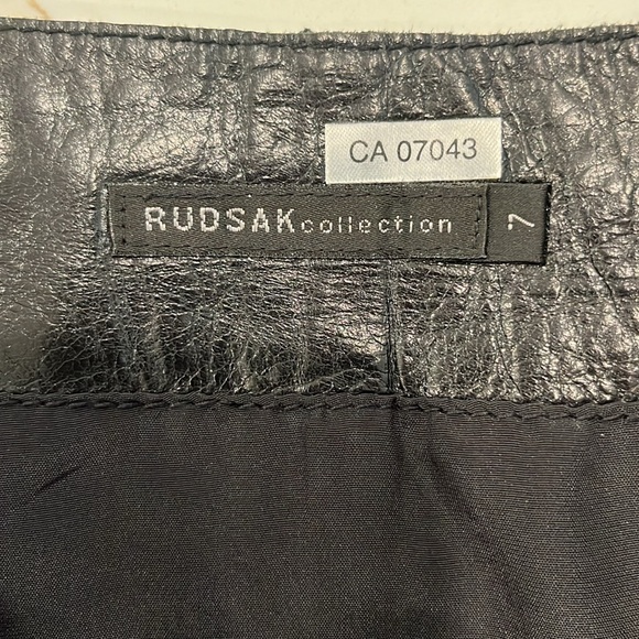 VGUC Rudsak black leather knee length pencil skirt with front vent - Picture 8 of 9